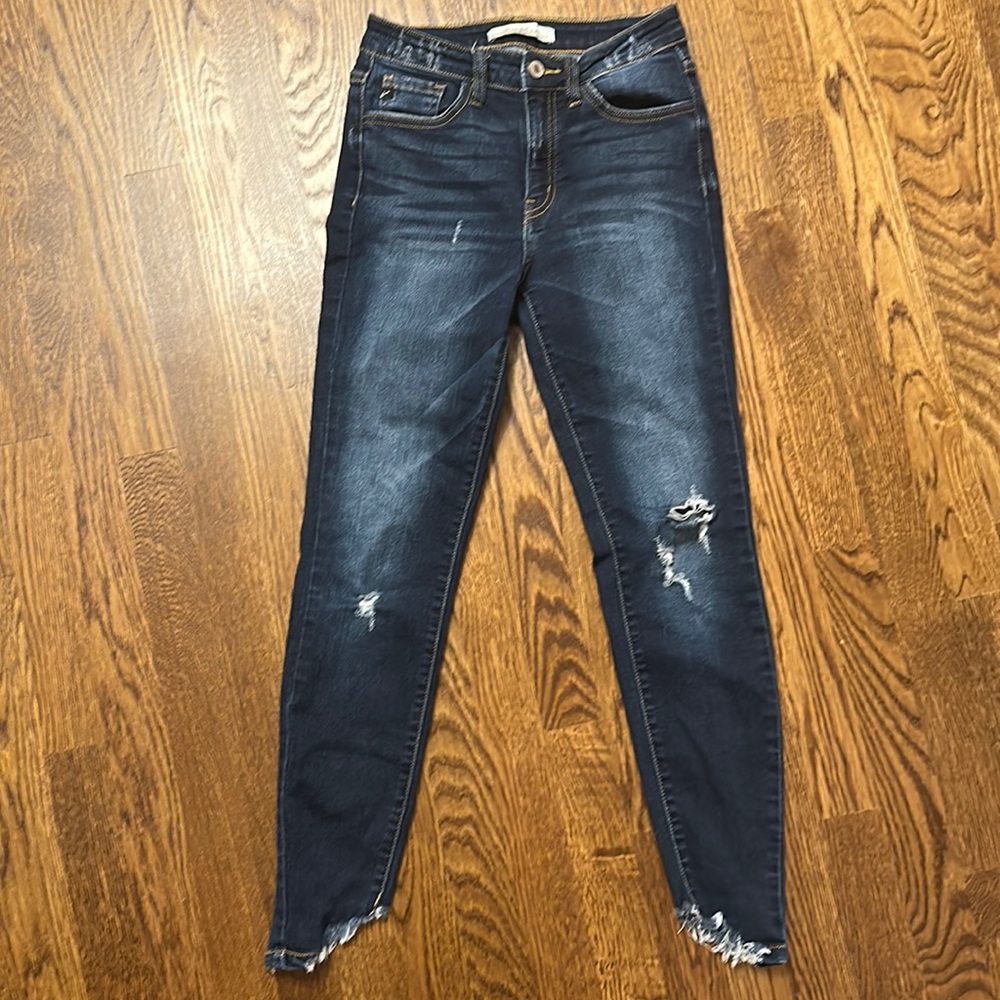 Kancan dark wash, frayed bottom, semi-ripped, skinny jeans size 25